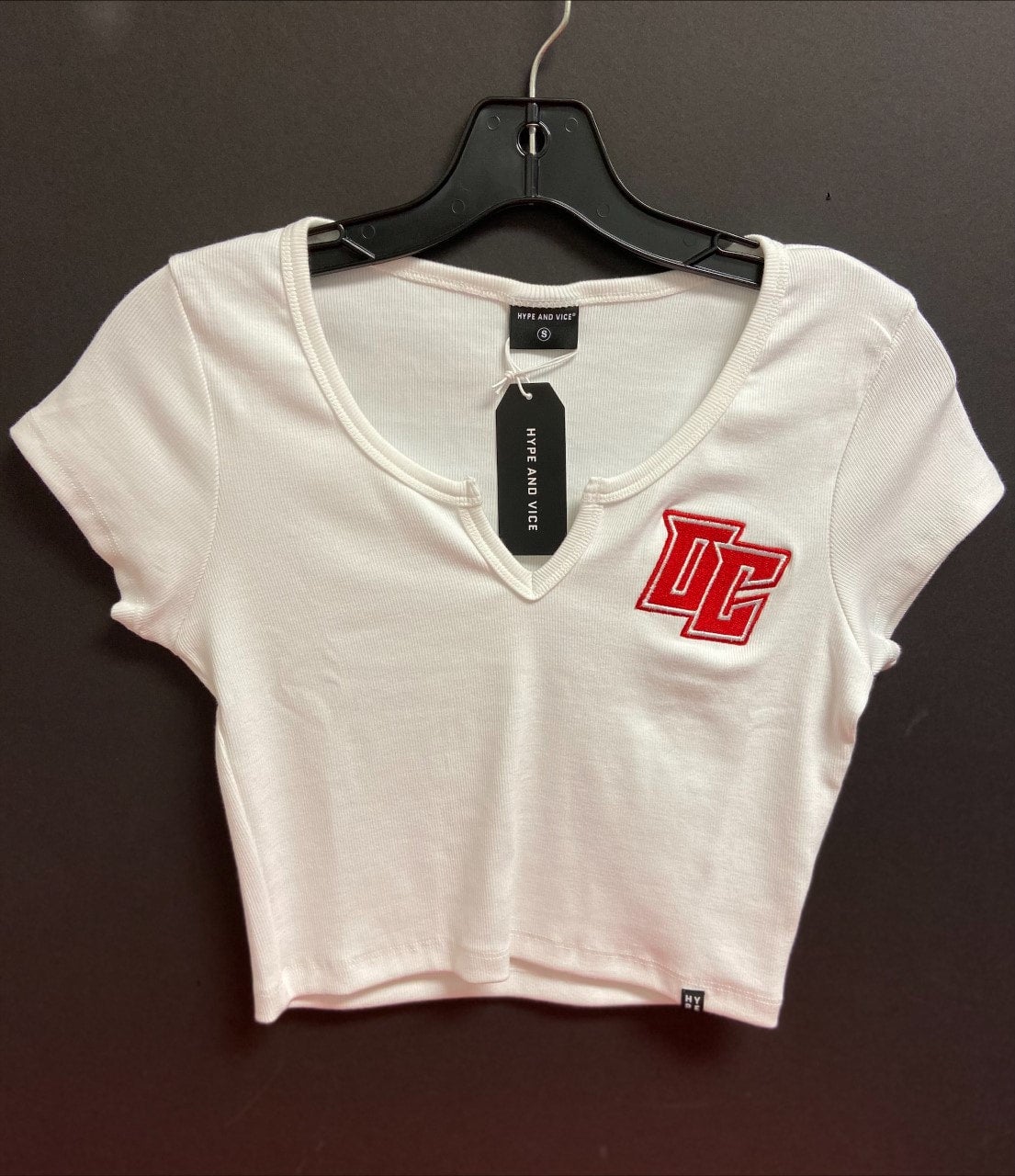 Hype & Vice Cali Crop Tee | The University of Olivet